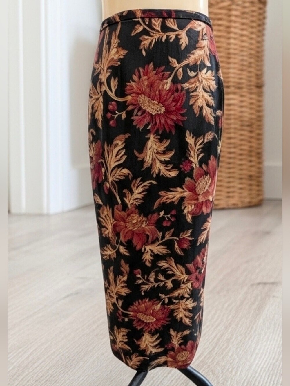 912 Vintage Talbots 100% Wool Floral Tapestry Maxi Skirt Black Burgundy